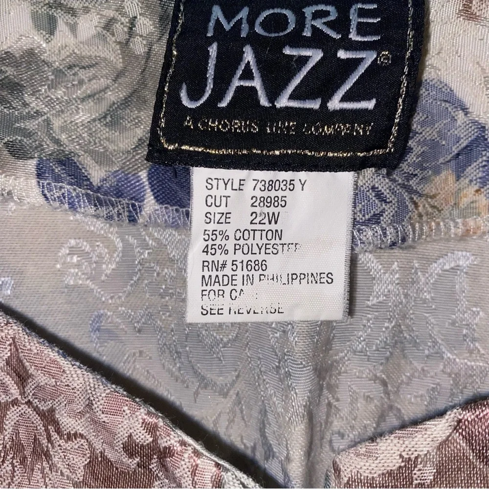 Vintage More Jazz flowered button up top. SZ 22W - Picture 2 of 7